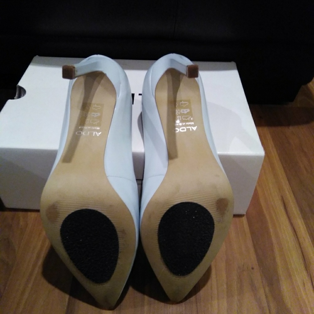 Shoes - Picture 4 of 4